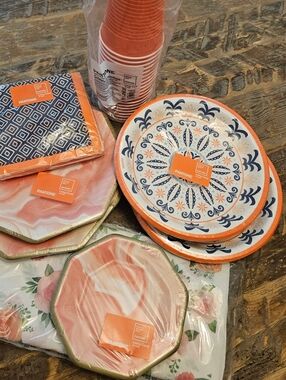 Pantone Coral & Navy Paper Dinnerware Set